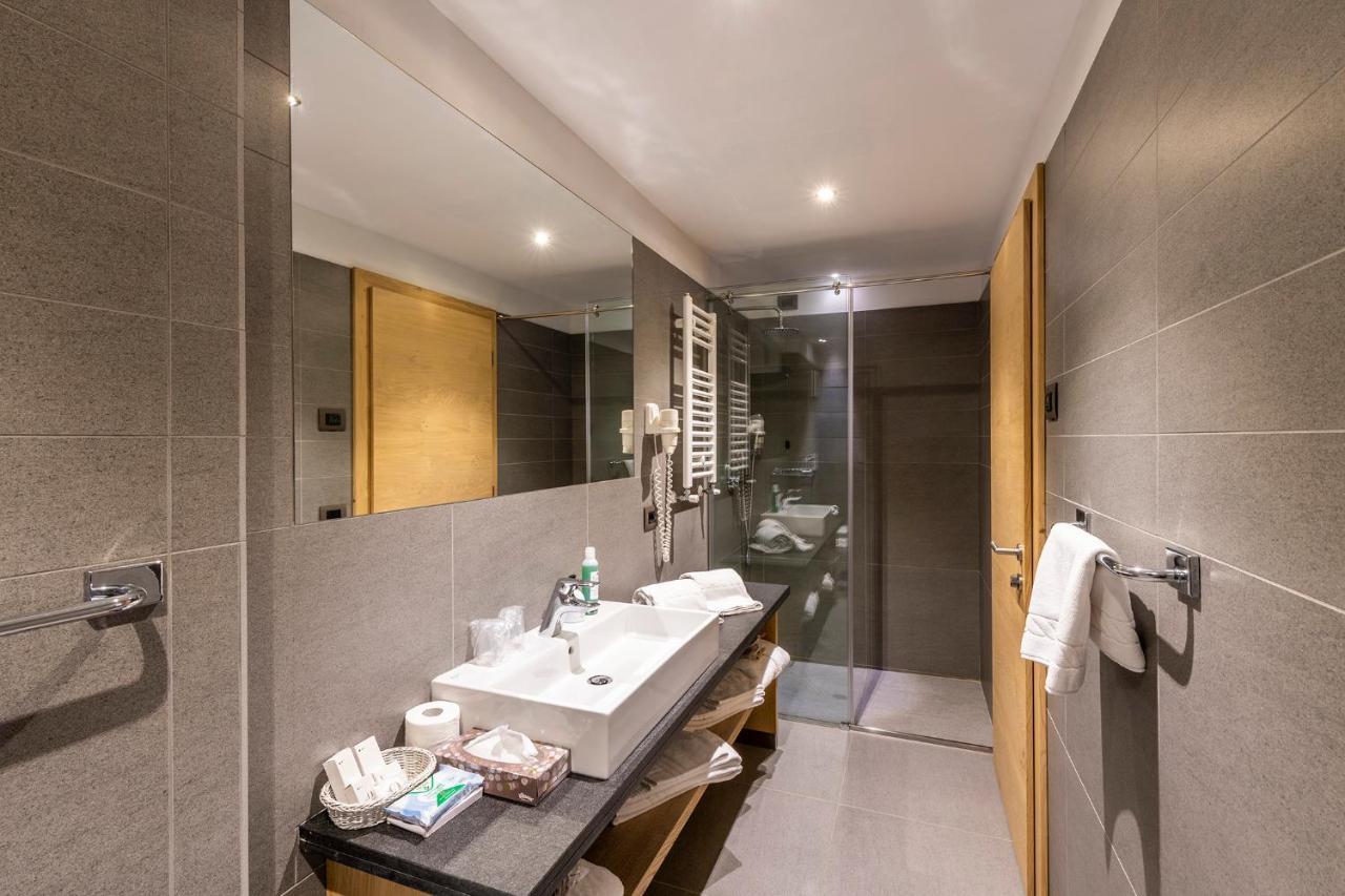 Design & Suite Hotel Ciarnadoi Vigo di Fassa Exterior foto