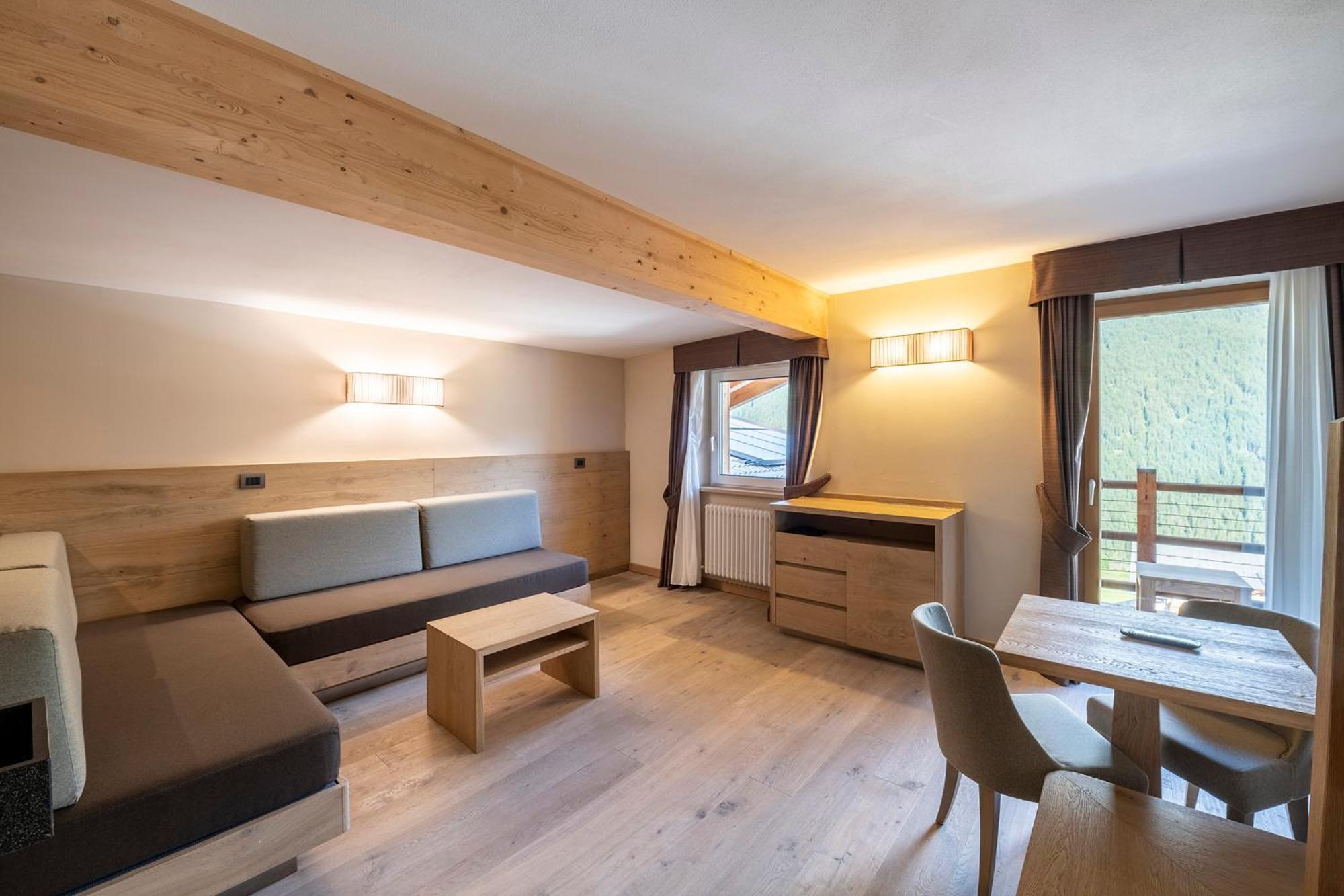 Design & Suite Hotel Ciarnadoi Vigo di Fassa Exterior foto